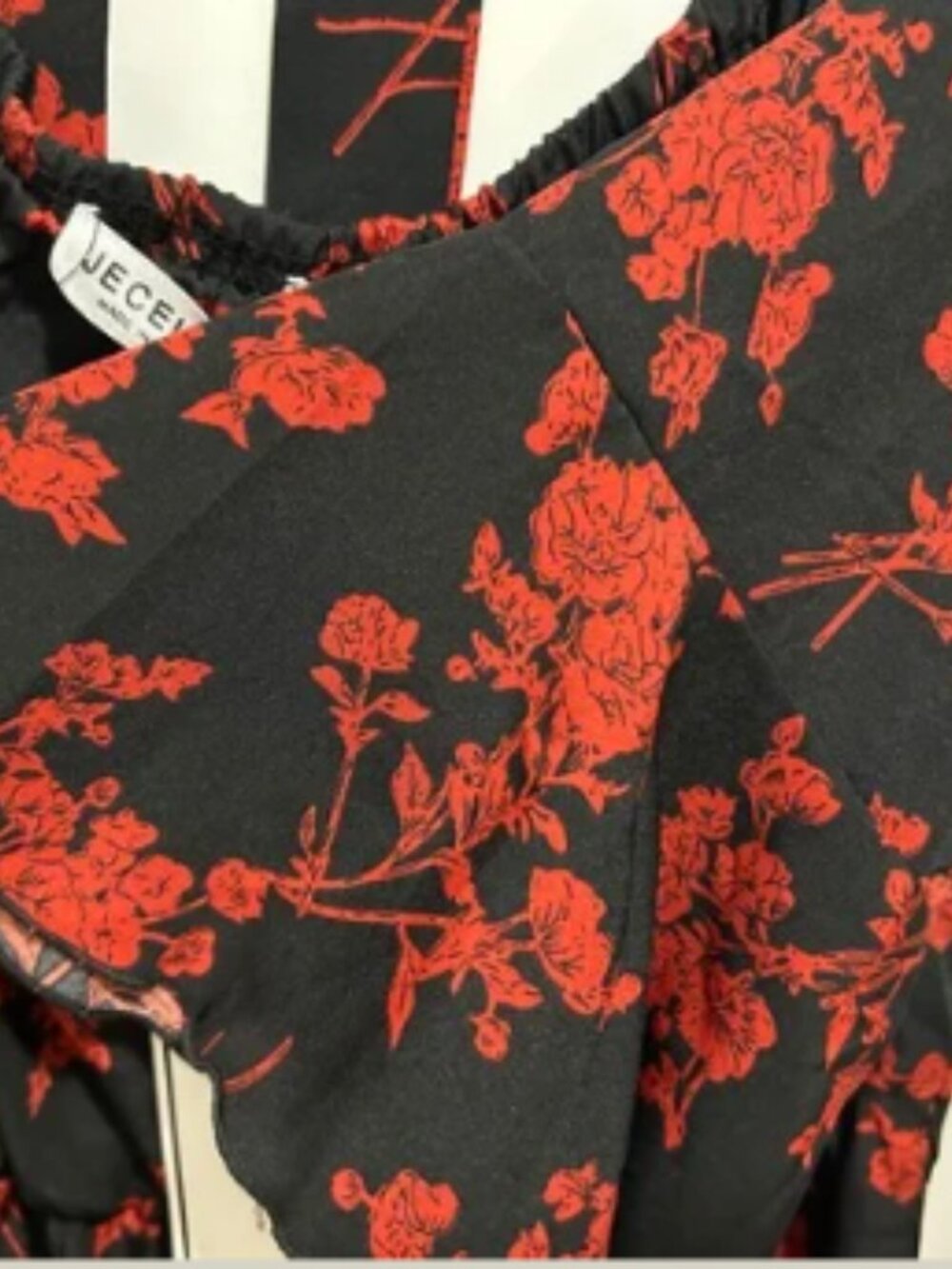 Jeceika bell sleeve black dress with red flower design Size L - Picture 5 of 5